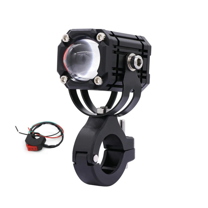 🏍️✨ Legkelendőbb motoros LED keresőlámpák –💡 kétsugaras, nagy intenzitású, vízálló, hatékony hűtés, univerzális 12‑80V 🔧